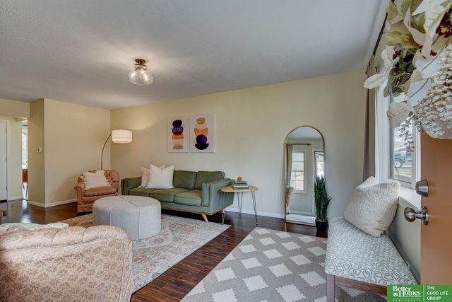 2206 S 46th Avenue, Omaha, NE 68106