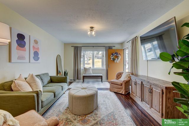 2206 S 46th Avenue, Omaha, NE 68106