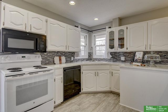 2206 S 46th Avenue, Omaha, NE 68106