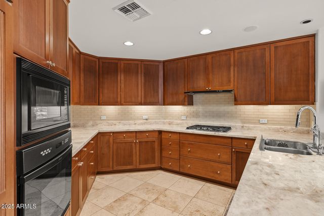 2402 E ESPLANADE Lane 204, Phoenix, AZ 85016