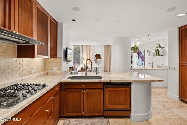 2402 E ESPLANADE Lane 204, Phoenix, AZ 85016