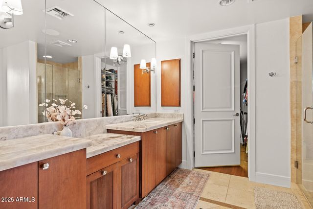 2402 E ESPLANADE Lane 204, Phoenix, AZ 85016