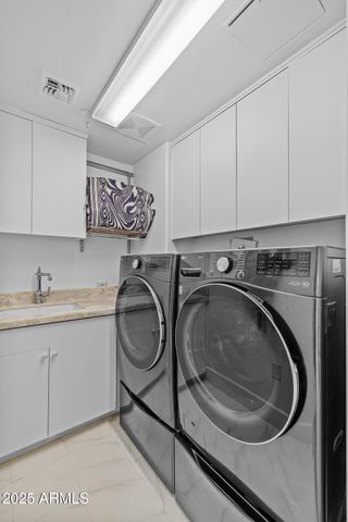 2402 E ESPLANADE Lane 204, Phoenix, AZ 85016