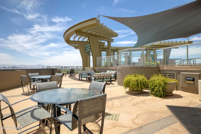 2402 E ESPLANADE Lane 204, Phoenix, AZ 85016