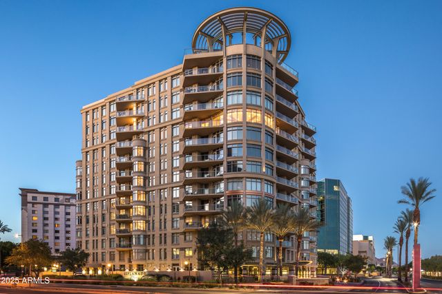 2402 E ESPLANADE Lane 204, Phoenix, AZ 85016