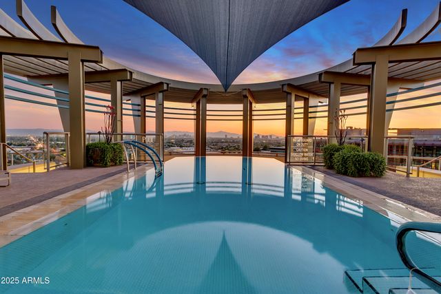 2402 E ESPLANADE Lane 204, Phoenix, AZ 85016