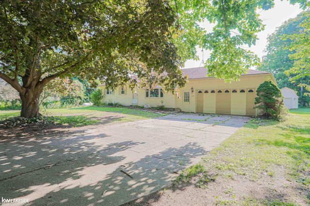 4590 Secord Lake Road, Leonard, MI 48367