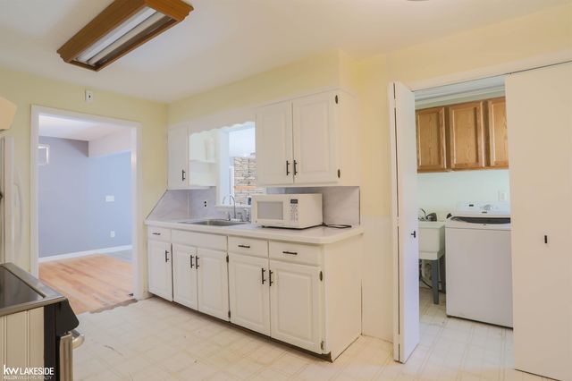 4590 Secord Lake Road, Leonard, MI 48367