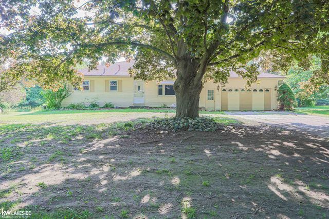 4590 Secord Lake Road, Leonard, MI 48367