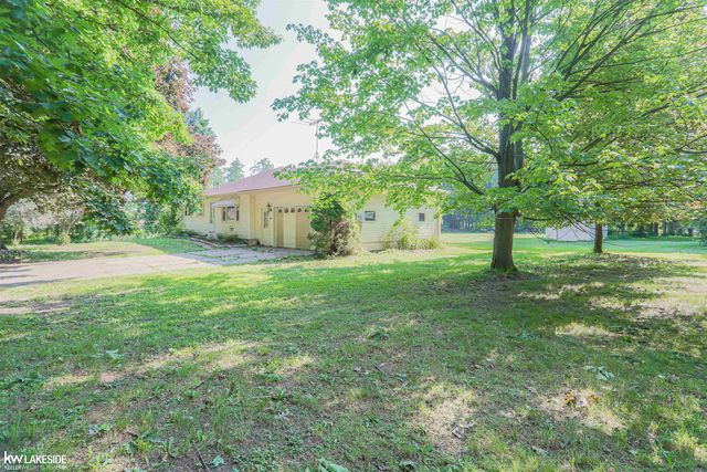 4590 Secord Lake Road, Leonard, MI 48367