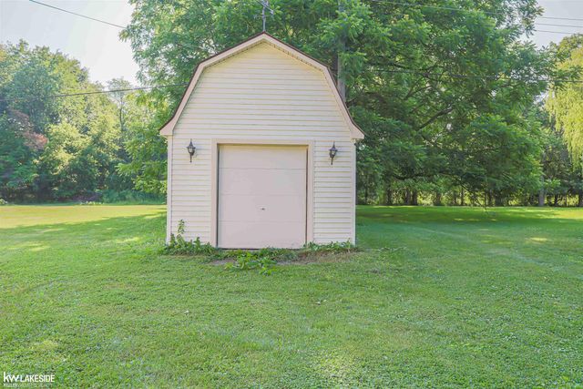 4590 Secord Lake Road, Leonard, MI 48367