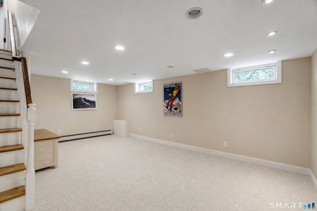 64 Meadowbrook Road, West Hartford, CT 06107