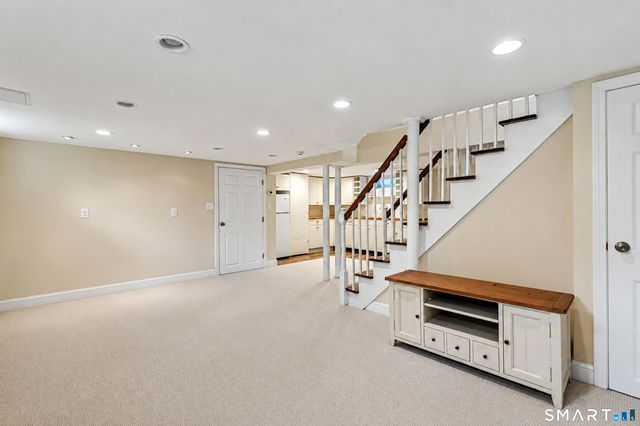 64 Meadowbrook Road, West Hartford, CT 06107
