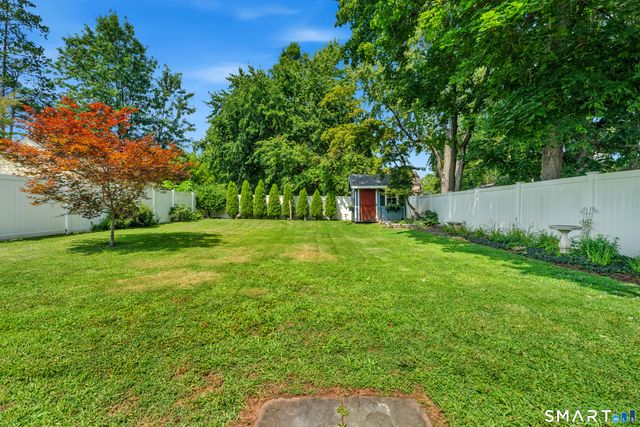 64 Meadowbrook Road, West Hartford, CT 06107
