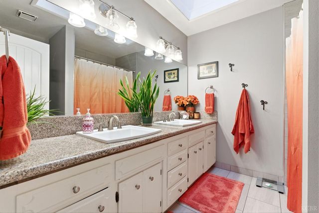 2710 Aspen Street, Hanford, CA 93230