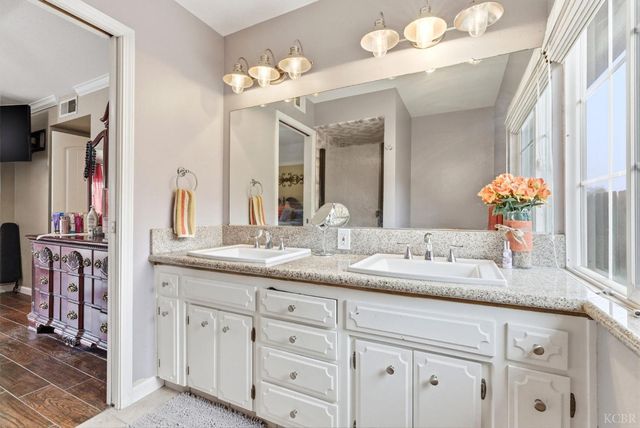 2710 Aspen Street, Hanford, CA 93230