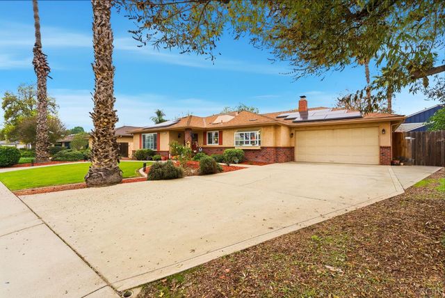 2710 Aspen Street, Hanford, CA 93230