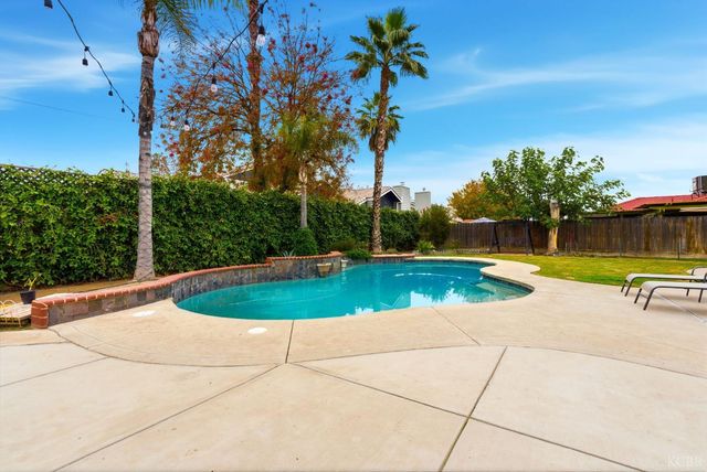 2710 Aspen Street, Hanford, CA 93230