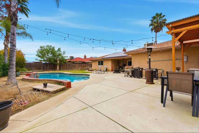 2710 Aspen Street, Hanford, CA 93230