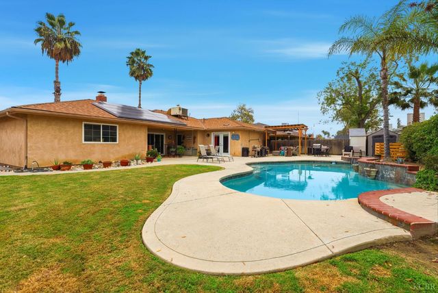 2710 Aspen Street, Hanford, CA 93230