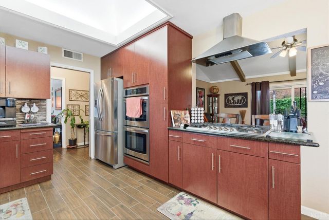 2710 Aspen Street, Hanford, CA 93230