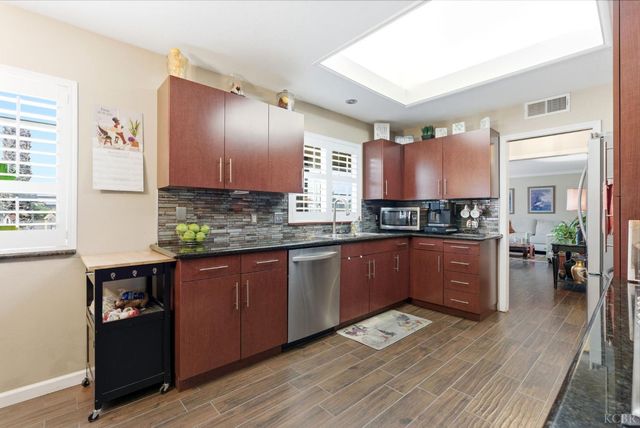 2710 Aspen Street, Hanford, CA 93230