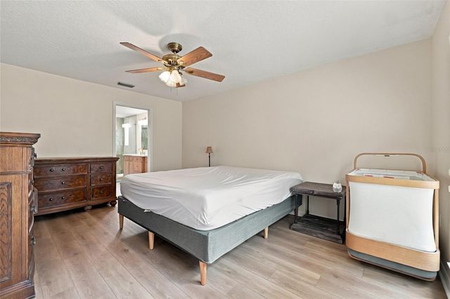 17704 NATHANS DRIVE, Tampa, FL 33647
