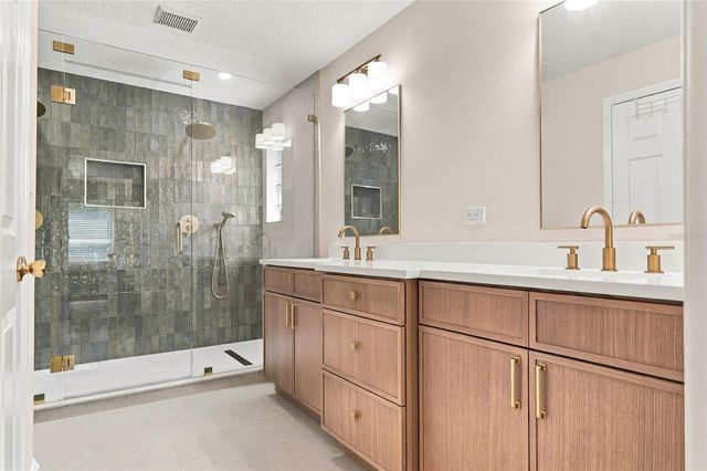 17704 NATHANS DRIVE, Tampa, FL 33647
