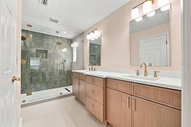 17704 NATHANS DRIVE, Tampa, FL 33647