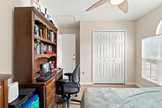 17704 NATHANS DRIVE, Tampa, FL 33647