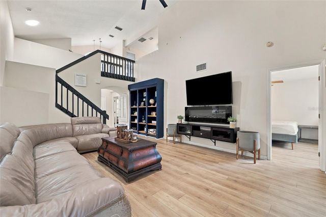 17704 NATHANS DRIVE, Tampa, FL 33647