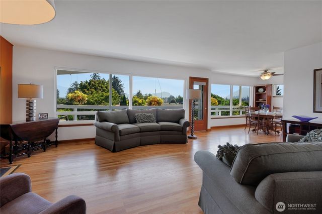 1167 McKinley Street, Enumclaw, WA 98022