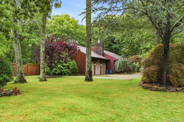 46 Margin Drive W, Shirley, NY 11967