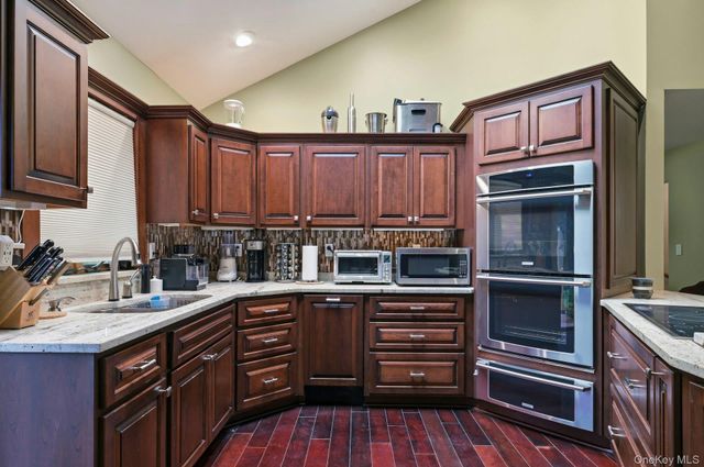 46 Margin Drive W, Shirley, NY 11967