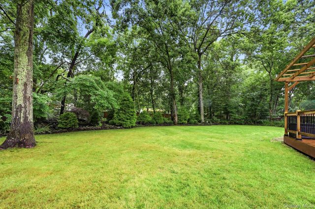 46 Margin Drive W, Shirley, NY 11967