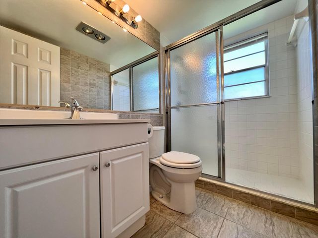 136 Somerset G, West Palm Beach, FL 33417
