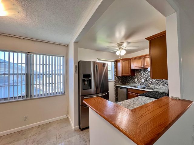 136 Somerset G, West Palm Beach, FL 33417