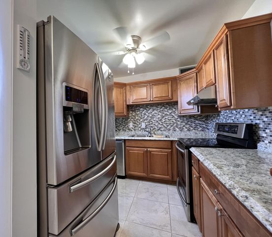 136 Somerset G, West Palm Beach, FL 33417