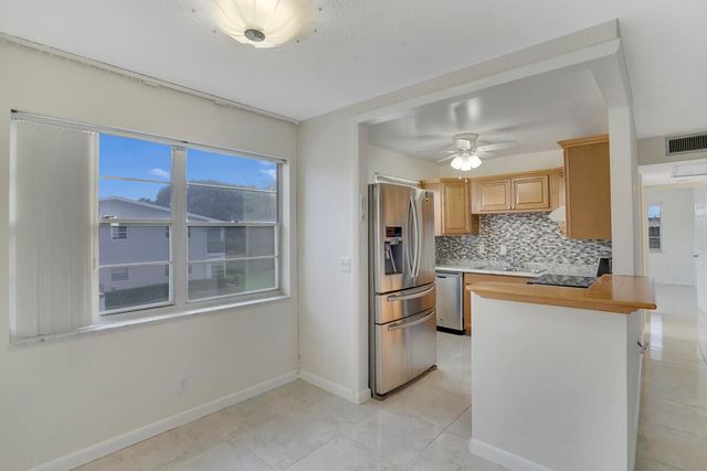 136 Somerset G, West Palm Beach, FL 33417