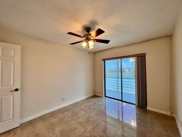 136 Somerset G, West Palm Beach, FL 33417