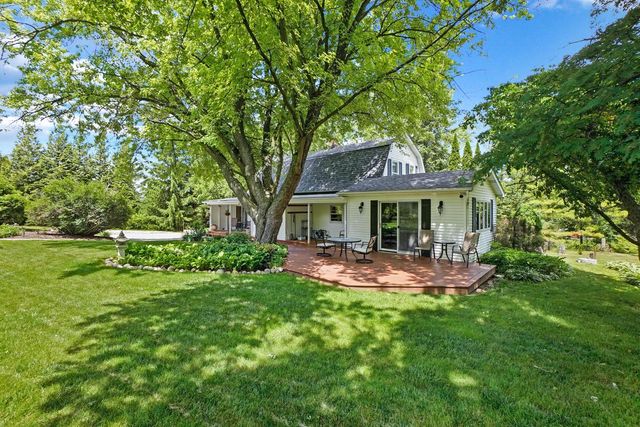 555 State Highway 33, West Bend, WI 53095