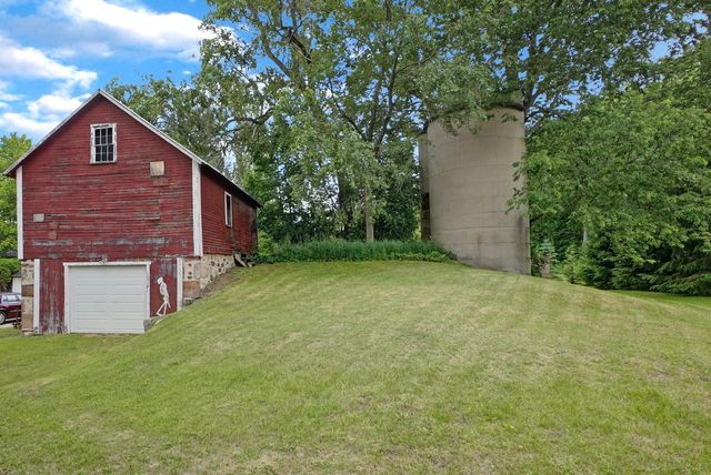 555 State Highway 33, West Bend, WI 53095
