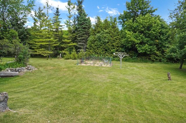 555 State Highway 33, West Bend, WI 53095