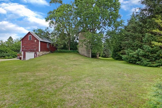 555 State Highway 33, West Bend, WI 53095