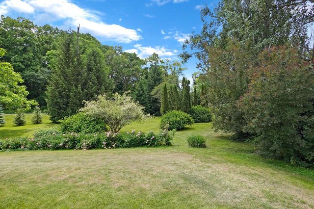 555 State Highway 33, West Bend, WI 53095