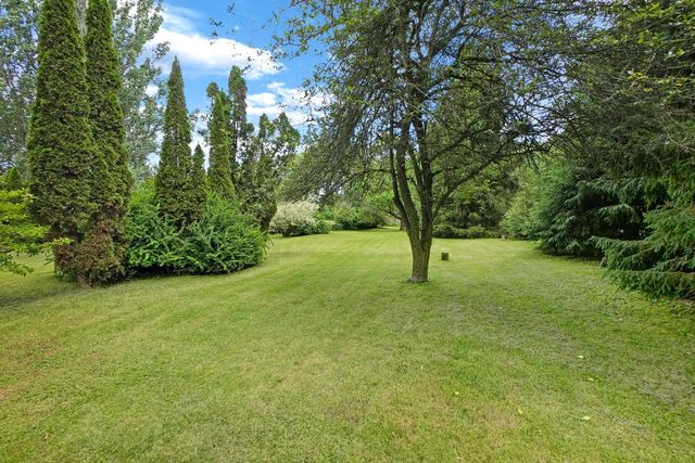 555 State Highway 33, West Bend, WI 53095