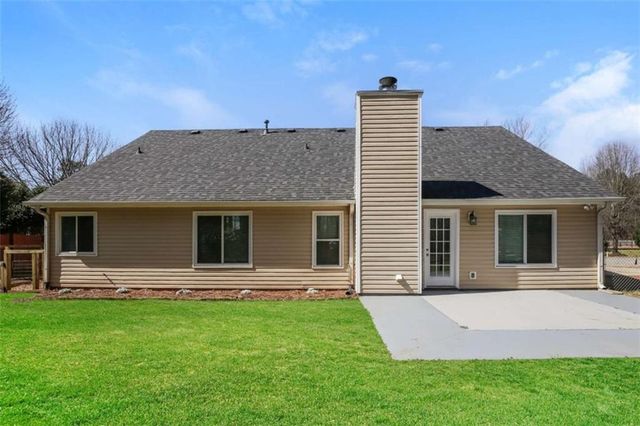 5382 Valley Forest Way, Flowery Branch, GA 30542