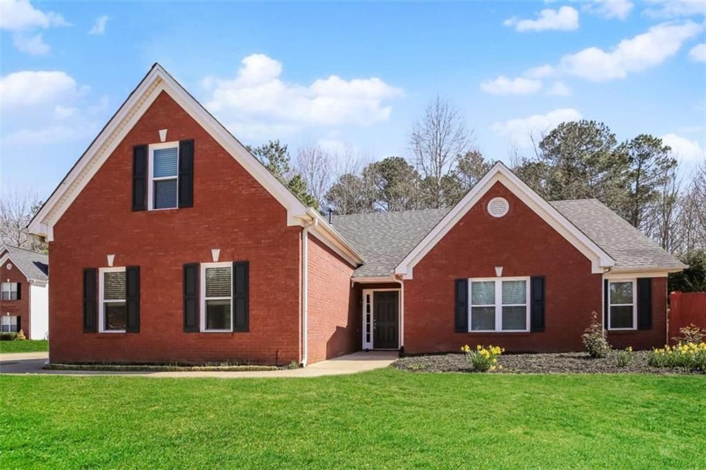 5382 Valley Forest Way, Flowery Branch, GA 30542