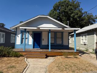 553 Barrett A, San Antonio, TX 78225