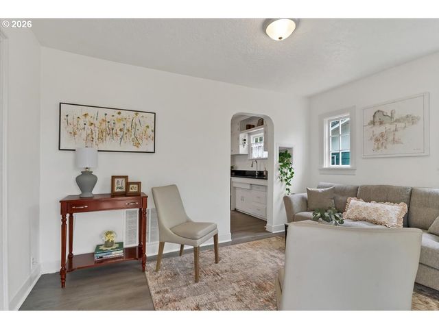 3419 ARBON St Ne, Salem, OR 97301